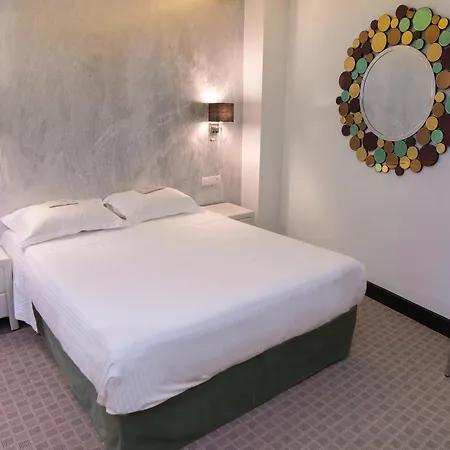 Andromeda Downtown 3*